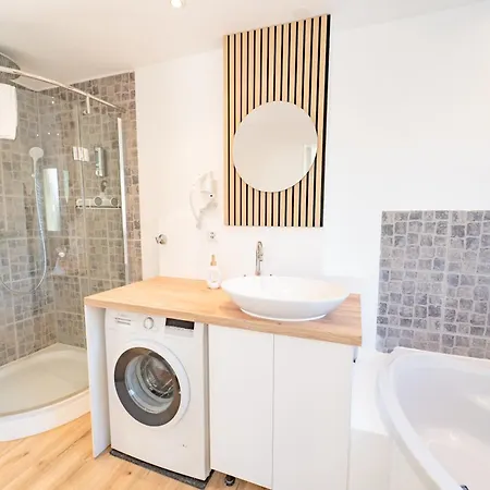 Theresa - Penthouse Terrasse Klima Parkplatz Apartment Fellbach