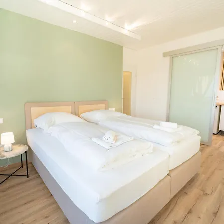 Theresa - Penthouse Terrasse Netflix Parkplatz Fellbach