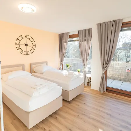 Theresa - Penthouse Terrasse Klima Parkplatz * Fellbach